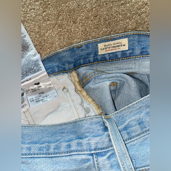 levi’s light blue distressed high waisted shorts - Picture 4 of 4